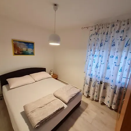 Apartment Nena *